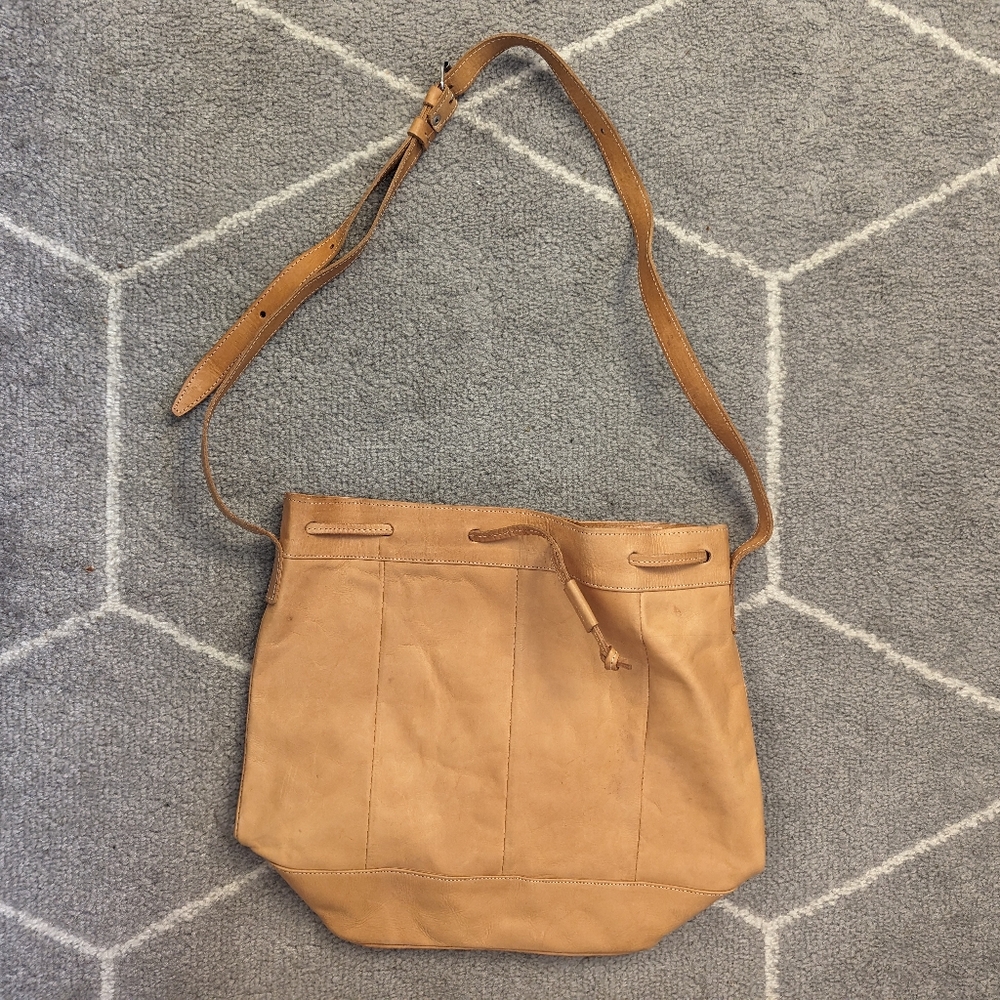 Solan Bucket Bag Tan Leather